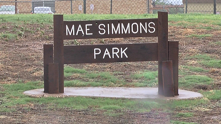 Mae Simmons Park