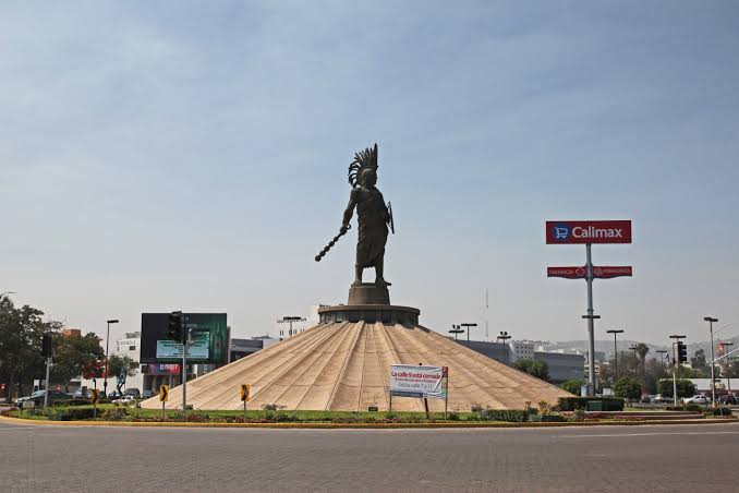  Monument To Emperor Cuauhtémoc