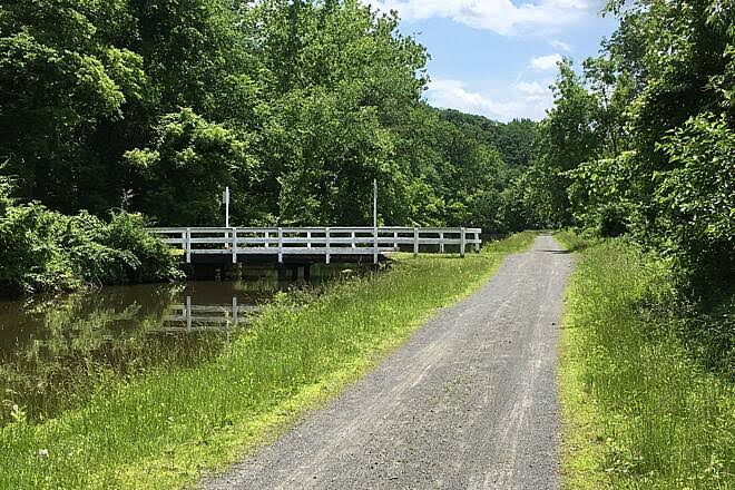 Delaware And Raritan Canal State Park Trail