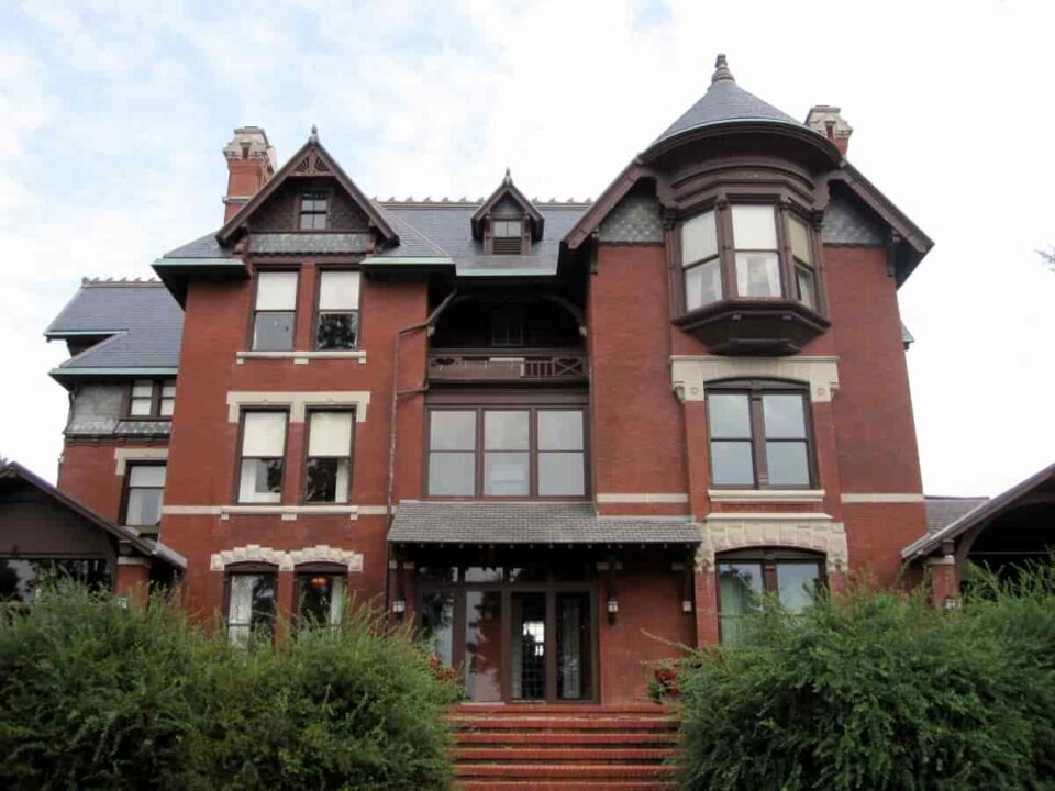 23 Fantastic Things To Do In Cedar Rapids (Iowa) Travel Around