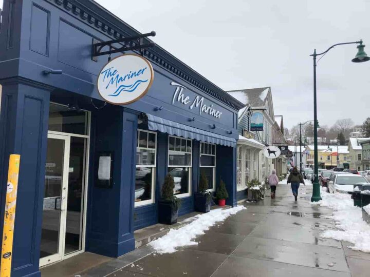 24 Best Restaurants in Mystic CT You Must Visit (For First Timer!)