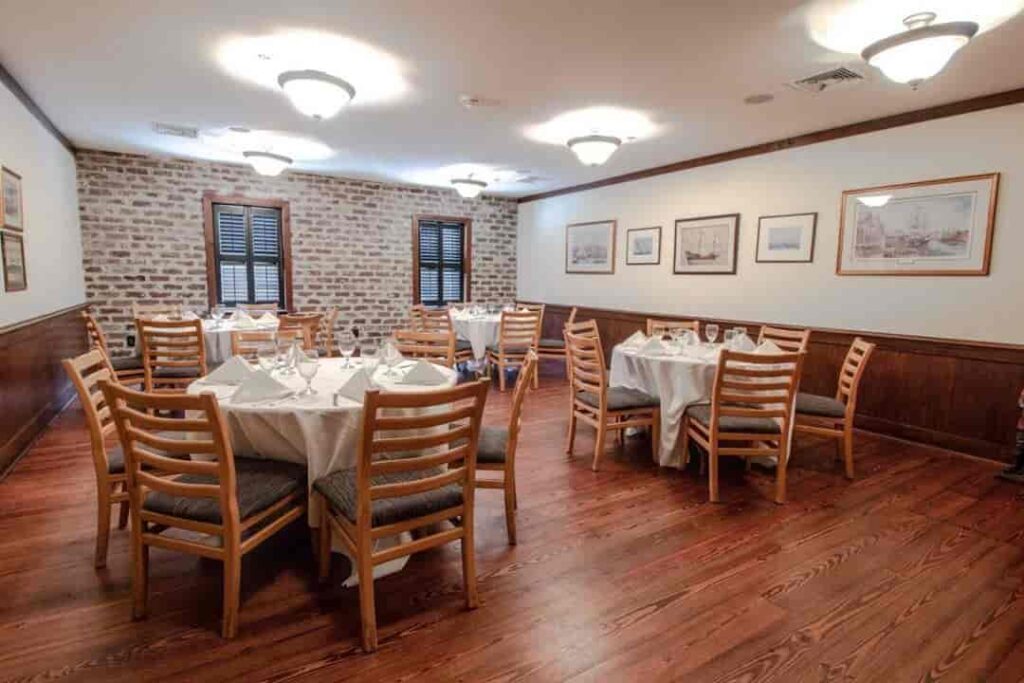 23 CantMiss Best Restaurants in Savannah